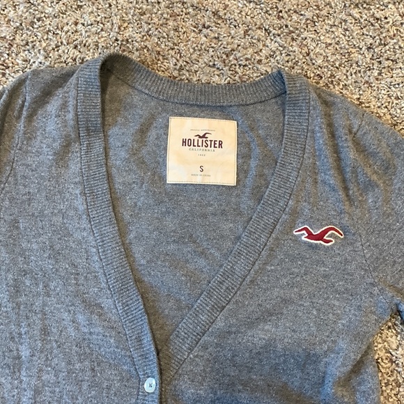 Hollister Sweater - Picture 3 of 3